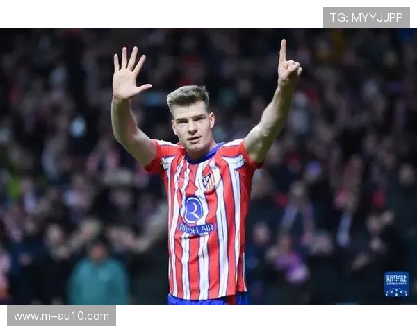 射手榜对决：莱万8球对阿尔瓦雷斯7球